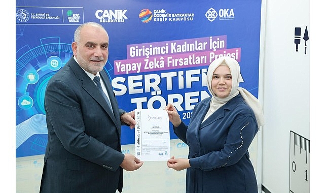 Canik Belediyesi'yle Yapay Zek&acirc; &Ouml;ğrenen Kadınların Sertifika Coşkusu
