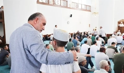 Canik'te Camiler &Ccedil;ocuklarla, &Ccedil;ocuklar Hediyelerle Buluşuyor 