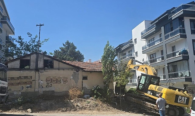 &Ccedil;ankaya&rsquo;da Tehlikeli Yapıların Yıkımı S&uuml;r&uuml;yor