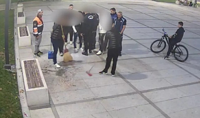 &Ccedil;ekirdek Keyfi Pahalıya Patladı: Hem Temizlediler Hem De Ceza Yediler