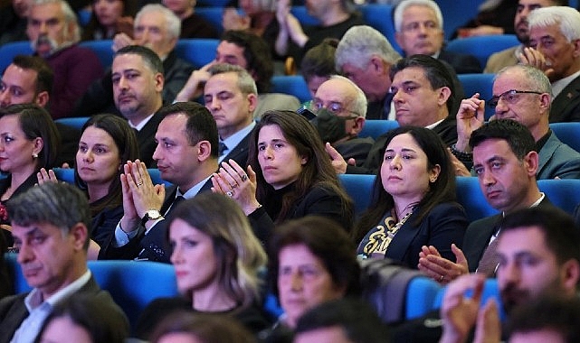 &Ccedil;eşme Belediye Başkanı L&acirc;l Denizli, &ldquo;İzmir&rsquo;de Afet&rdquo; s&ouml;yleşisinde &Ccedil;eşme&rsquo;nin afet hazırlık modelini anlattı