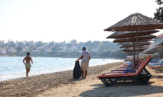 &Ccedil;eşme Belediyesinden 19 plajda 7/24 temizlik