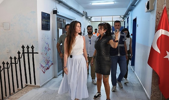 &Ccedil;eşme Belediyesinden okullarda yenileme &ccedil;alışması