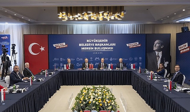CHP&rsquo;li B&uuml;y&uuml;kşehir Belediye Başkanları Mersin&rsquo;de buluştu