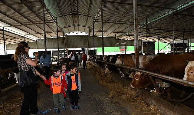 &Ccedil;iğli Belediyesi&rsquo;nden &ccedil;ocuklara doğa ve hayvanlarla i&ccedil; i&ccedil;e unutulmaz bir g&uuml;n