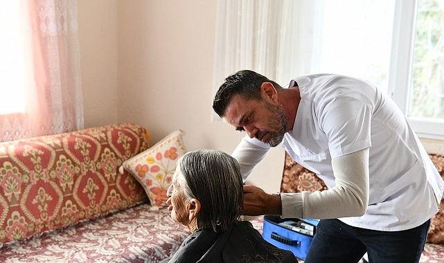 &Ccedil;iğli Belediyesi&rsquo;nden Gıda Kolisi Seferberliği