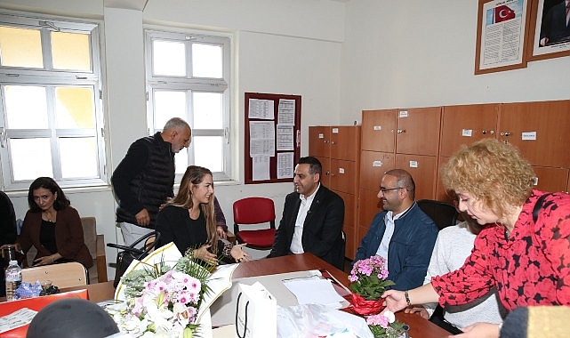&ldquo;&Ccedil;iğli Belediyesi&rsquo;nden &Ouml;ğretmenler G&uuml;n&uuml;&rsquo;nde Anlamlı Kutlama&rdquo;