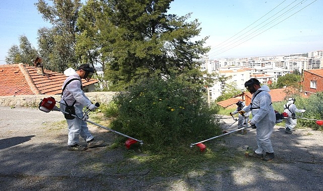 &Ccedil;iğli Belediyesi&rsquo;nden Yaz &Ouml;ncesi Yoğun Kosa Mesaisi