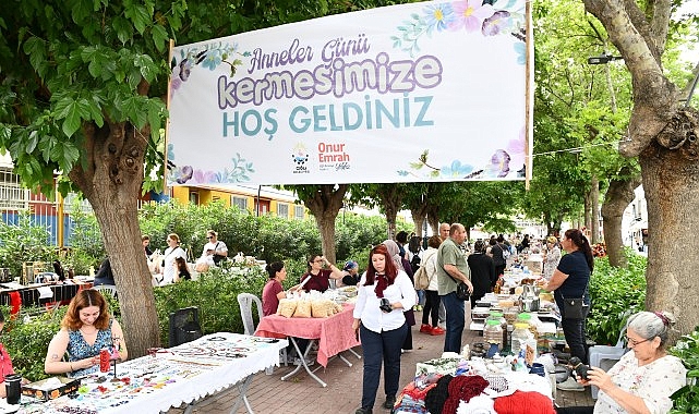 &Ccedil;iğli&rsquo;de Anneler G&uuml;n&uuml; coşkusu renkli etkinliklerle başladı