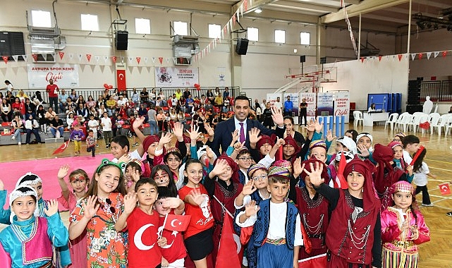 &Ccedil;iğli&rsquo;de &Ccedil;ocuklar İ&ccedil;in Eğlence Dolu Bayram Şenliği