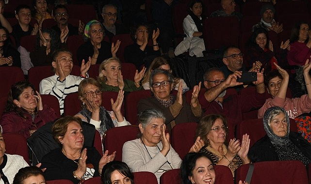&Ccedil;iğli&rsquo;de Mahzuni&rsquo;nin T&uuml;rk&uuml;leri Coşkuyla Yankılandı