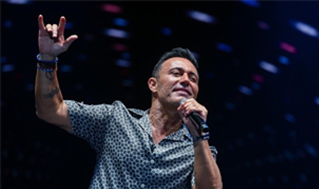 &Ccedil;im Konserleri&rsquo;nde Mustafa Sandal coşkusu