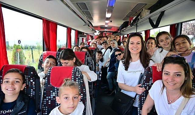 &Ccedil;KSM &Ouml;ğrencileri Zorlu PSM&rsquo;de Cumhuriyet&rsquo;in B&uuml;y&uuml;leyici Hikayesini İzledi