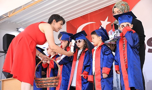 &Ccedil;ocuk Gelişim Merkezleri&rsquo;nde Mezuniyet Coşkusu