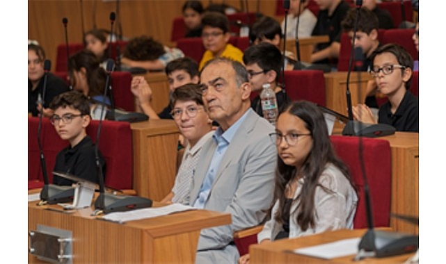 &Ccedil;ocuk Meclisi'ne muhteşem veda