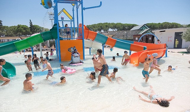 &Ccedil;ocuklar Aquaparkta Serinliğe Doydu, Aileler Başkan &Ccedil;er&ccedil;ioğlu&rsquo;na Teşekk&uuml;r Etti