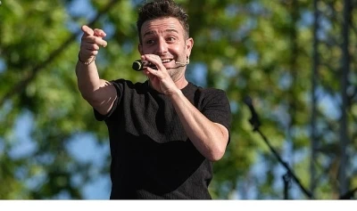 &Ccedil;ocuklar &lsquo;Lemi Abi&rsquo; ile Karneval&rsquo;da buluştu