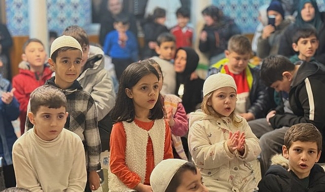 &Ccedil;ocuklar Ramazan Ayının &Ouml;nemini Karag&ouml;z ve Hacivat ile &Ouml;ğreniyor