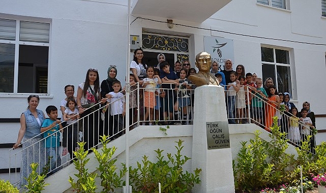 &Ccedil;ocuklar Sapadere İpek Evi&rsquo;nde