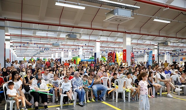 &Ccedil;ocuklara Başkan &Ccedil;er&ccedil;ioğlu'ndan Tatil Hediyesi: Karne Şenliği Coşkuyla Tamamlandı