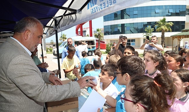 &Ccedil;ocuklardan Başkan İbrahim Sandık&ccedil;ı'ya Sevgi Seli