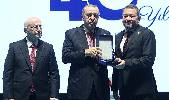 Cumhurbaşkanı Erdoğan&rsquo;dan Nazım Torbaoğlu&rsquo;na Vefa Plaketi