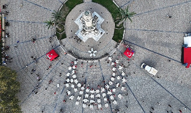 Cumhuriyet Coşkusu "İzmir Zek&acirc; Oyunları Projesi" İle Devam Ediyor
