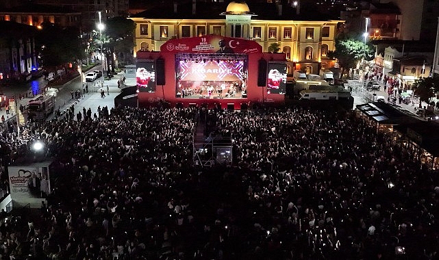 Cumhuriyet Meydanı&rsquo;nda Kibariye Fırtınası Esti