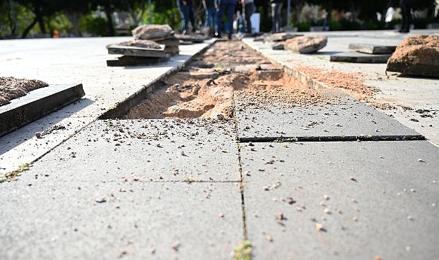 Cumhuriyet Meydanı&rsquo;nda tadilat &ccedil;alışması başladı