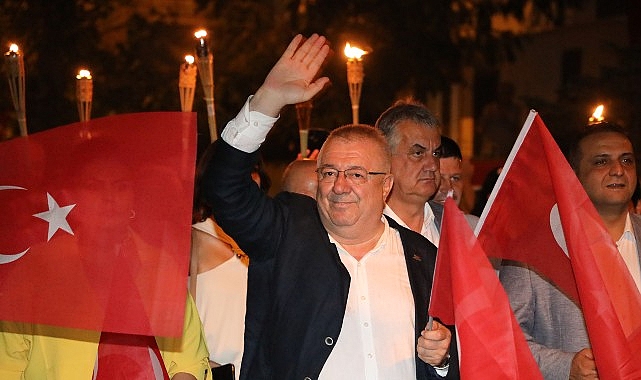 &ldquo;Cumhuriyet, &ouml;zg&uuml;rl&uuml;ğ&uuml;n, eşitliğin ve demokrasinin adıdır&rdquo;