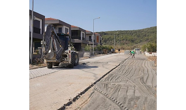 Cunda (Alibey) Adası'nda Yol Yenileme &Ccedil;alışmaları