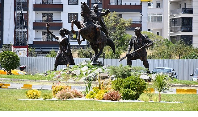 D-100 Karayolu'nda peyzaj &ccedil;alışması tamamlandı
