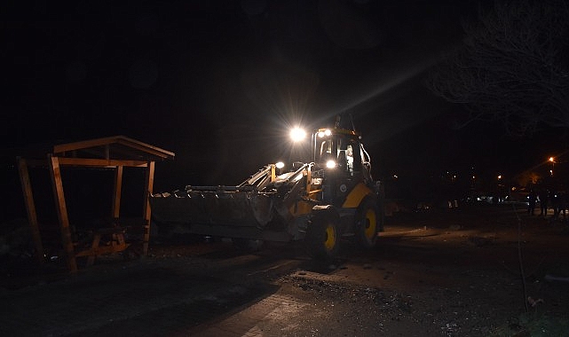 Dalgalar &Ccedil;ekildi, Temizlik Başladı