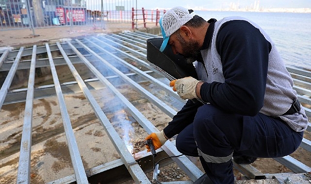 Değirmendere sahiline yeni yaya ge&ccedil;iş k&ouml;pr&uuml;s&uuml;