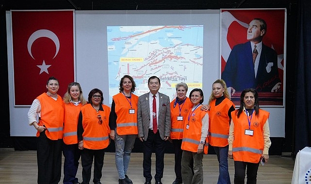 Deprem Uzmanı Moriwaki Ayvalık&rsquo;ta Uyardı:  &ldquo;Yapı ve Zemin G&uuml;venliği Hayat Kurtarır&rdquo;
