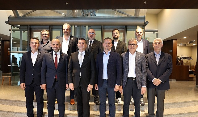 Deri sekt&ouml;r&uuml;nde ihracatın yıldızları &ouml;d&uuml;llerine kavuştu