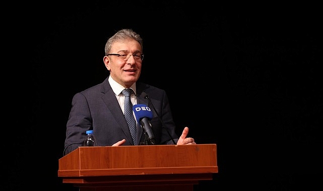 DE&Uuml;&rsquo;DE Tiyatro Coşkusu: Muhsin Ertuğrul ve Suat Taşer &Ouml;d&uuml;lleri Sahiplerini Buldu