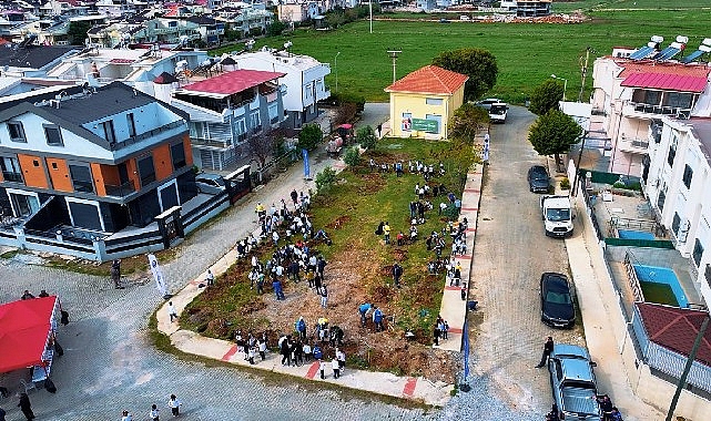 Didim Belediyesi Ağa&ccedil; Dikme Etkinliği ile &ouml;ğrencilere &ccedil;evre bilinci kazandırıyor