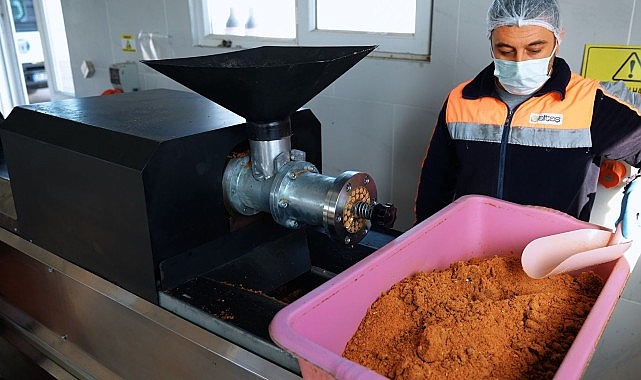 Didim Belediyesi Can Dostlar İ&ccedil;in Mama &Uuml;retiminde Kapasiteyi Artırdı