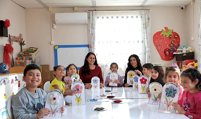 Didim&rsquo;de Miniklerden Kadınlar G&uuml;n&uuml;&rsquo;ne Renkli Dokunuş