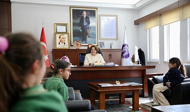 Didimli &Ouml;ğrenciler Yerel Y&ouml;netimi Başkan Hatice Gen&ccedil;ay&rsquo;dan Dinledi