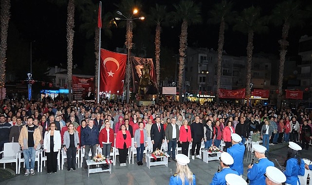 Dikili&rsquo;de Cumhuriyet Bayramı Coşkusu