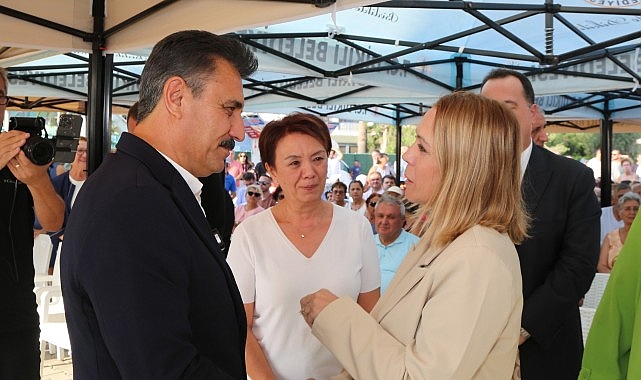Dikili&rsquo;de Ferdi Zeyrek Parkı A&ccedil;ıldı