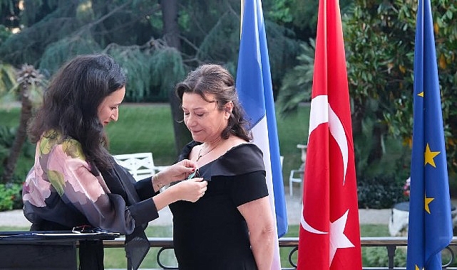 Do&ccedil;. Dr. Leman Figen Yılmaz&rsquo;a Fransa&rsquo;dan Sanat ve Edebiyat Ş&ouml;valyesi Nişanı