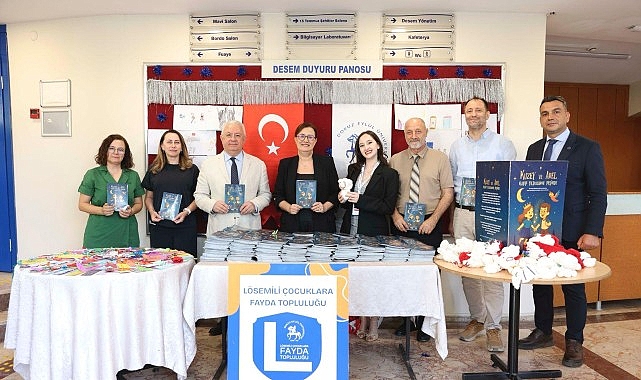 Dokuz Eyl&uuml;l &Uuml;niversitesi'nde l&ouml;semiyi atlatan &ccedil;ocukların l&ouml;semili kardeşlerine yazdıkları armağan kitabın tanıtım etkinliği d&uuml;zenlendi