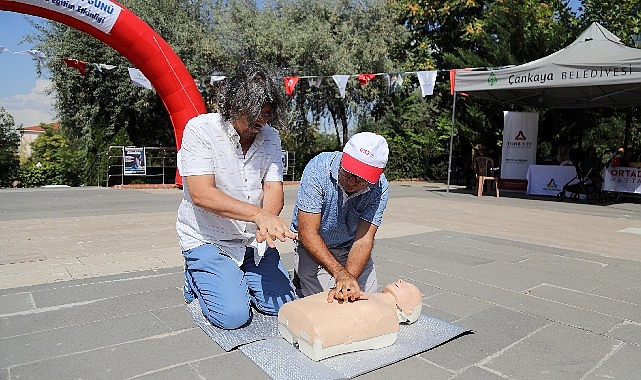 D&uuml;nya İlk Yardım G&uuml;n&uuml;'nde farkındalık eğitimi