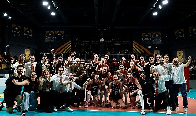 Eczacıbaşı Dynavit, derbide VakıfBank&rsquo;ı 3-1&rsquo;le ge&ccedil;ti