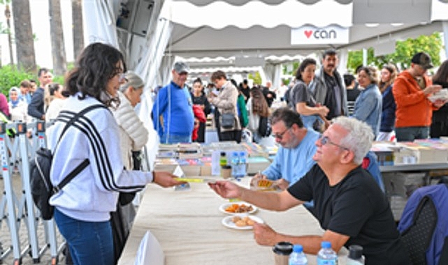 Edebiyat d&uuml;nyasının kalbi K&uuml;lt&uuml;rpark&rsquo;ta attı