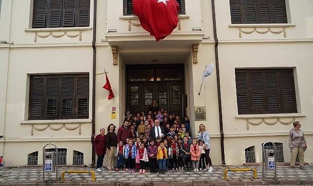 Edremit Belediyesi Atat&uuml;rk K&uuml;lt&uuml;r Evi&rsquo;ne ziyaret&ccedil;i akını