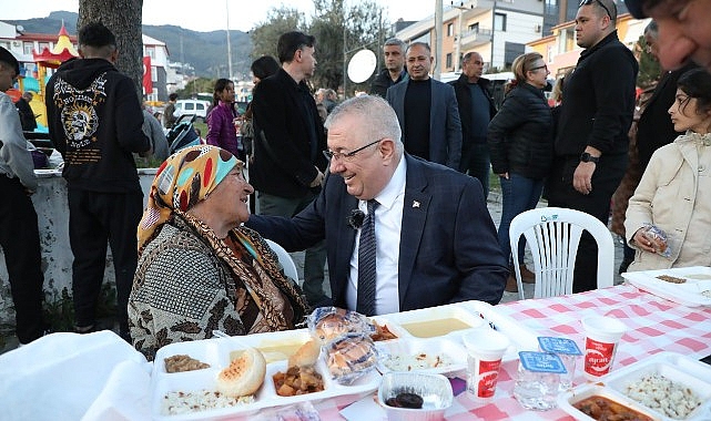 Edremit Belediyesi iftar sofraları Altınoluk&rsquo;ta kuruldu